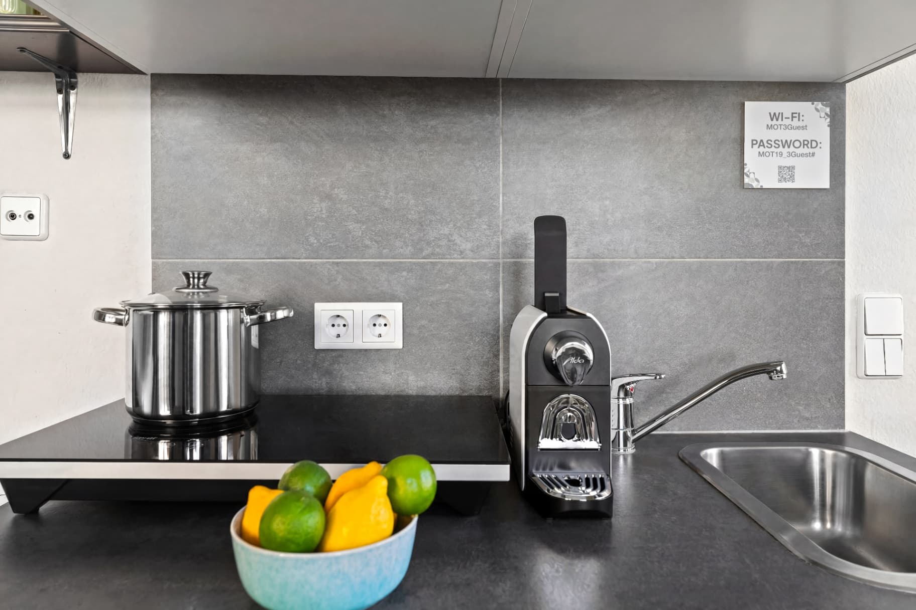 Studio with Kitchenette, Queen Size Bed and Balcony - view 7