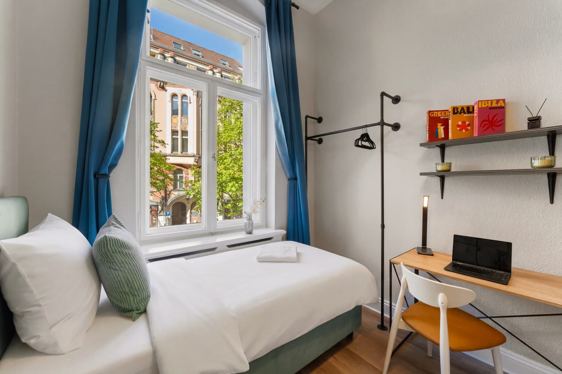 Studio with Kitchenette and Single Bed - view 4